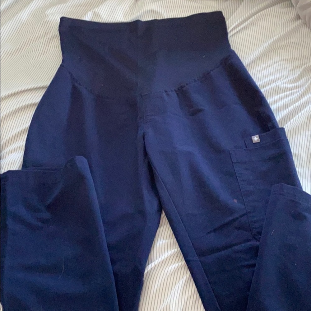 Figs maternity pants size small